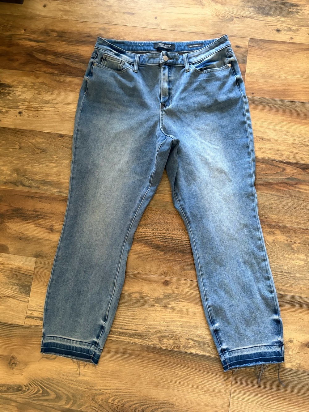 Judy Blue Mid Wash Boyfriend Cropped Jeans